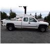 Image 4 : A12C --  2000 CHEVROLET SILVERADO 2500 EXT CAB 4X4 , White , 214,070 MILES  KM's