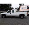 Image 8 : A12C --  2000 CHEVROLET SILVERADO 2500 EXT CAB 4X4 , White , 214,070 MILES  KM's
