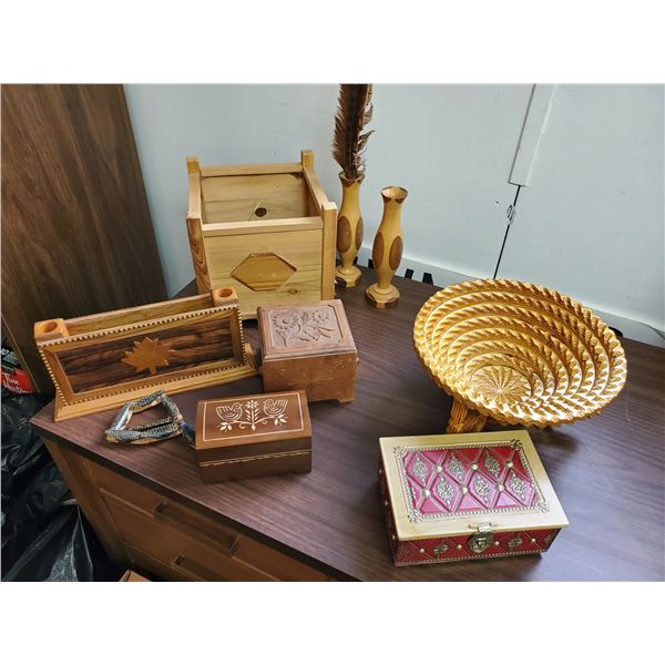 Assorted wood carved boxes and décor