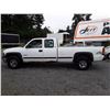 Image 8 : A12C --  2000 CHEVROLET SILVERADO 2500 EXT CAB 4X4 , White , 214,070 MILES