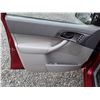 Image 26 : A1 --  2005 FORD FOCUS ZX4 , Red , 304937  KM's