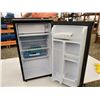 Image 2 : Danby Mini Fridge
