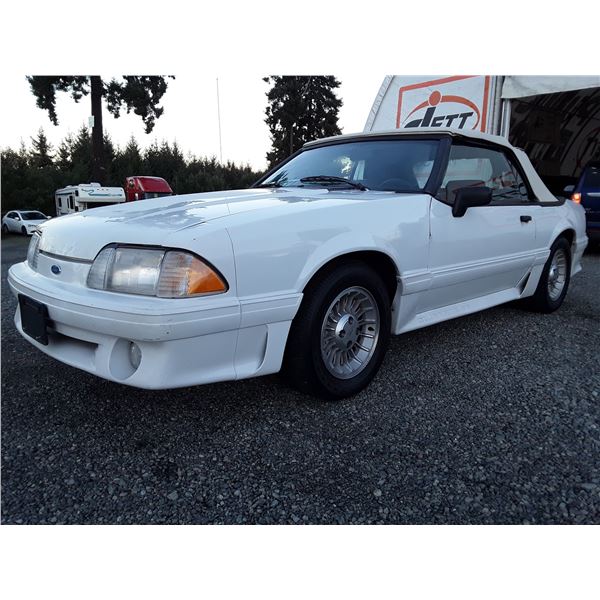 A12F --  1988 FORD MUSTANG LX CONVERTIBLE , White , 181981  KM's   NO RESERVE 