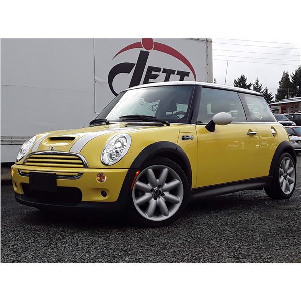 D2 --  2005 MINI COOPER S  , Yellow , 73918  KM's