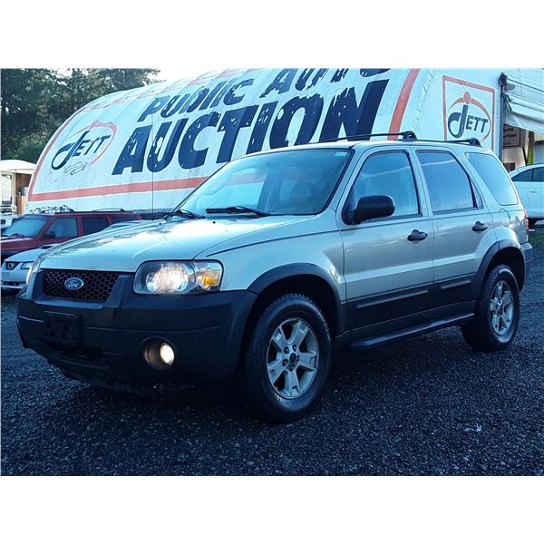 A12A --  2005 FORD ESCAPE XLT AWD SUV, BROWN, 285,373 KMS