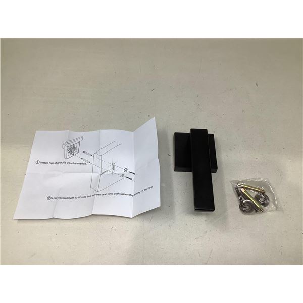 Door Handle With Hardware