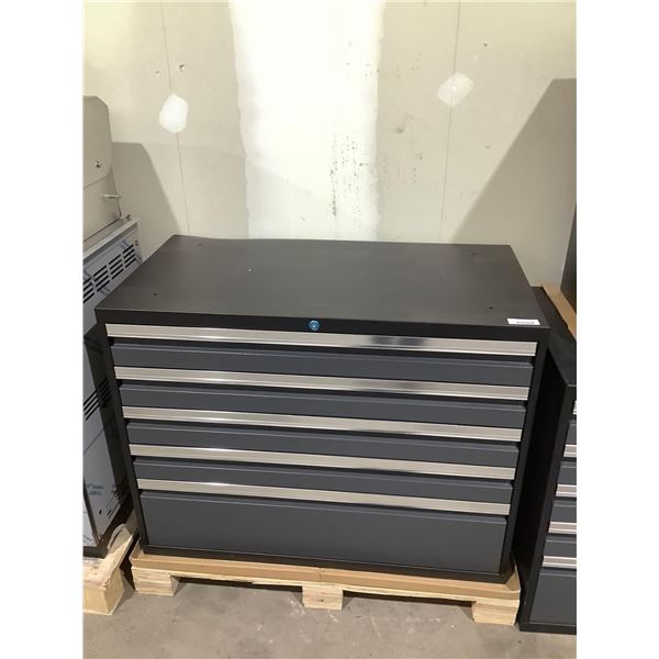 Metal Tool Box in Grey (42in x 22in x 32 1/2in)