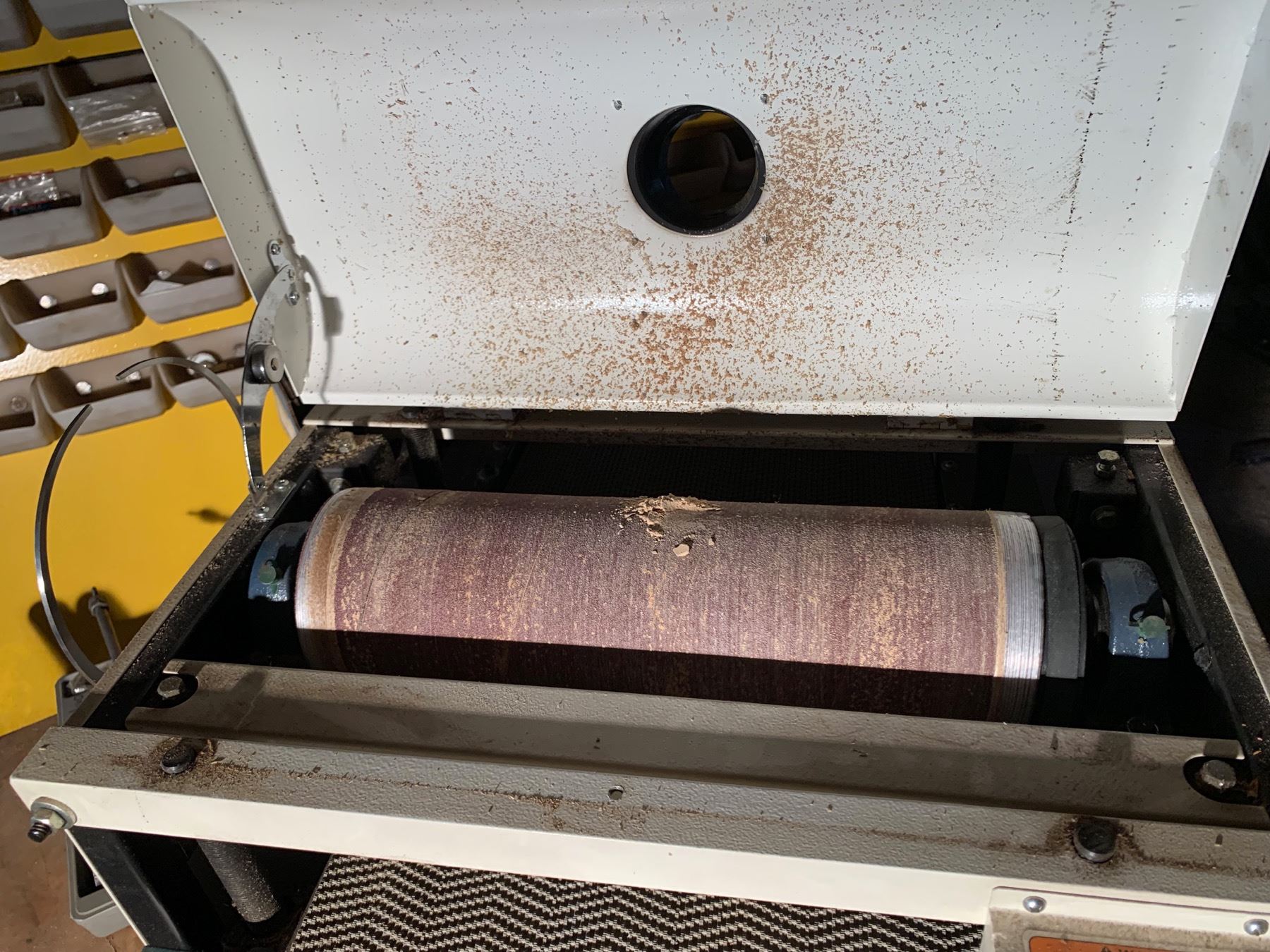 GRIZZLY 12INCH DRUM SANDER; 4 ROLLS OF SANDPAPER