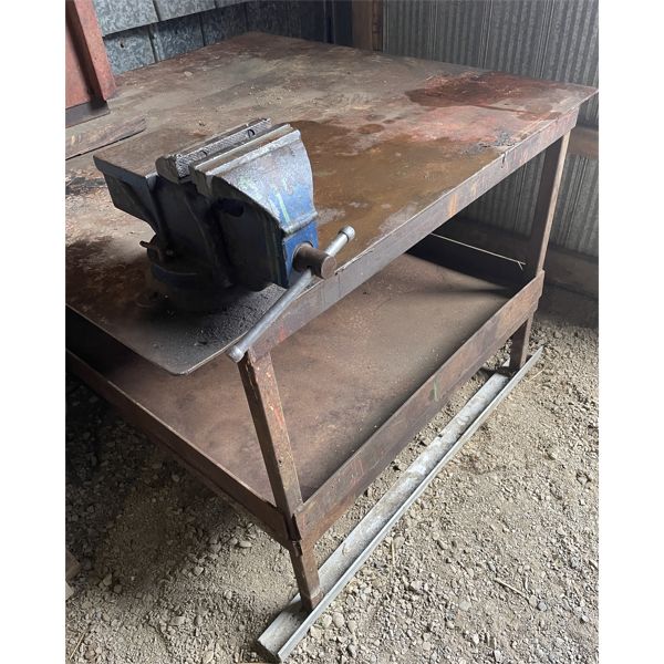 4 X 4 WELDING BENCH W/ VICE