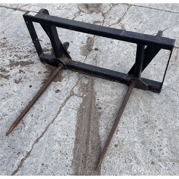 QUICKE STYLE 2 PRONG BALE SPEAR