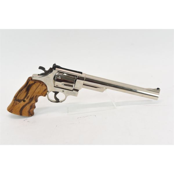 Smith & Wesson Model: 29-2  44 Magnum