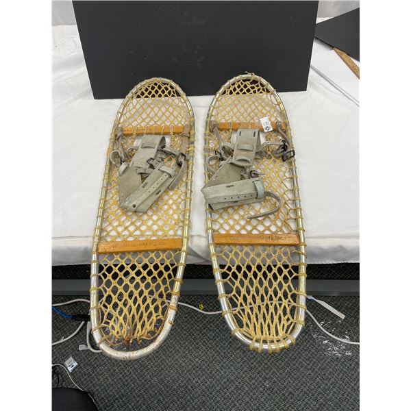 Canadian Lacrosse Aluminum 34  Snowshoes - with Leather Shoe Straps