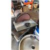 Image 2 : DAYTON 6Y001A BELT/DISC SANDER TESTED AND WORKING