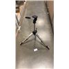 Image 2 : 2 CAMERA TRIPODS