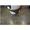 Image 3 : WHITE LEATHER ROLLING OFFICE CHAIR WITH BENTWOOD BACK
