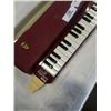 Image 2 : HORNER MELODICA STANDARD 27 WITH ORIGINAL CASE