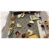 Image 3 : TRAY OF JEWELRY, KIMONO EARRINGS AND OTHER