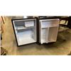 Image 2 : BLACK HAMILTON BEACH BAR FRIDGE