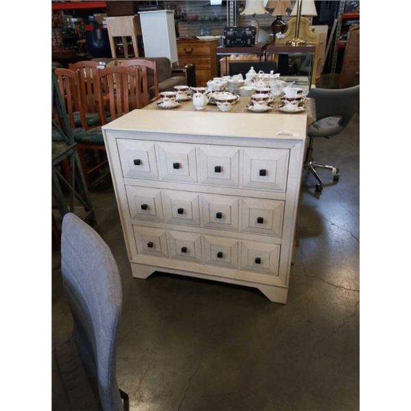 WHITE HOME FURNISHINGS 3 DRAWER DRESSER