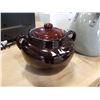 Image 2 : CERAMIC POT WITH METAL HANDLES AND LIDDED JAR