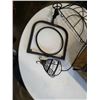 Image 2 : Decorative metal umbrella stand, 2 planters and hanging basket