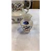 Image 2 : 3 PIECES AYNSLEY PEMBROKE BONE CHINA - 2 VASES AND LARGE CREAMER