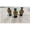 Image 2 : 3 MINIATURE CLOISONNE VASES WITH STANDS