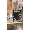 Image 2 : 12 EXPO 86 CHMPAGNE FLUTES, COLLECTABLE POSTCARDS AND MARK TWAIN AUTOBIOGRAPHY