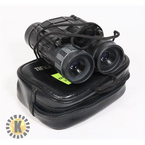 BINOCULARS IN CASE