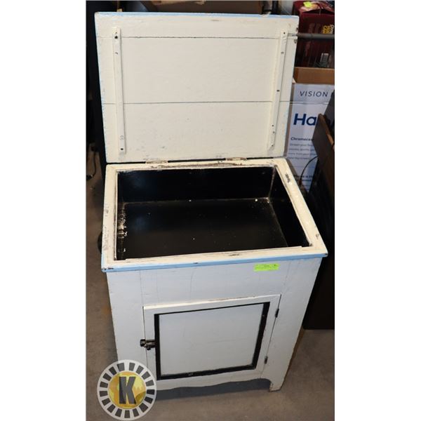 VINTAGE DRY SINK- 22'' BY 18" BY 29"