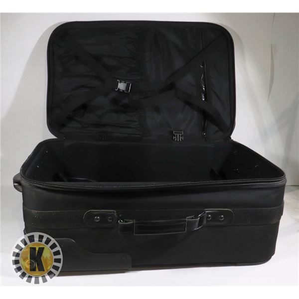 KIRKLAND SIGNATURE LUGGAGE BOX