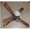 Image 1 : 4 BLADE CEILING FAN