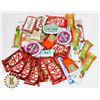 Image 1 : BAG OF ASSORTED CANDY