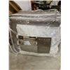 Image 2 : Queen comforter pillow shams and decor pillow