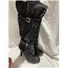 Image 1 : Michael kors size 7.5 boots