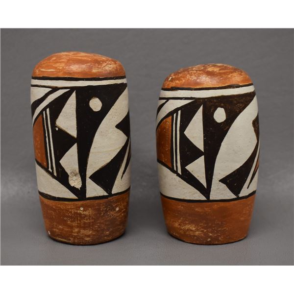 NATIVE AMERICAN ACOMA POTTERY SALT AND PEPPER SHAKERS SIGNED L.P.