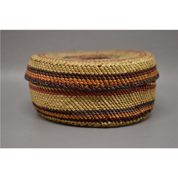 NATIVE AMERICAN MACAW BASKETRY LIDDED BOWL