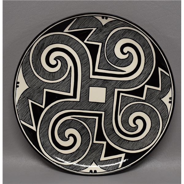 NATIVE AMERICAN ACOMA CERMIC PLATE BY LOIS JOHNSON