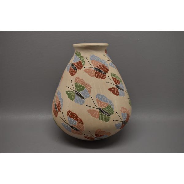 MATA ORTIZ POTTERY VASE BY ALIA LOPEZ