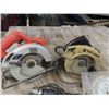 Image 2 : 5 Power Tools - 2 Circular Saws, 3 Drills