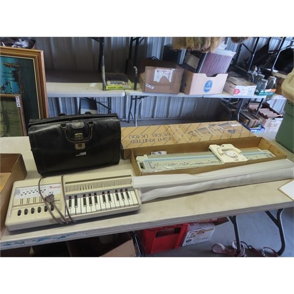 Singer Auto Knitter Mdl LK100, & Elec Key Board