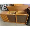 Image 1 : Cabinet Record Player & Speaker