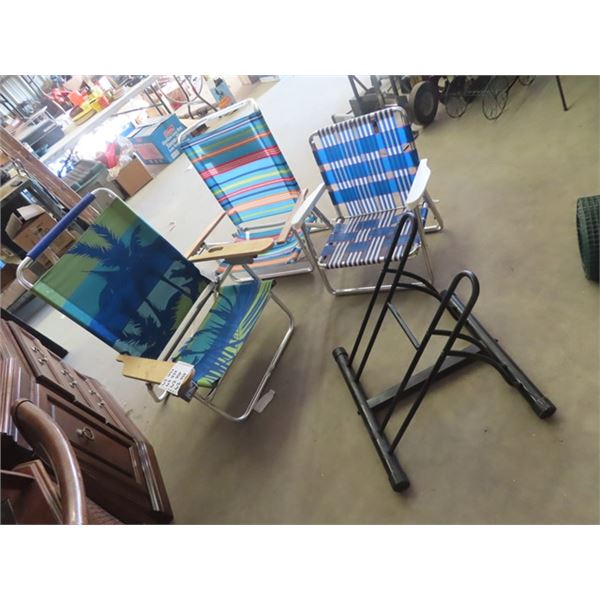 (M) 3 Folding Beach Chairs, & 2 Metal Bike Racks