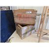 Image 2 : 2 Pop Crates & Wood Step Ladder