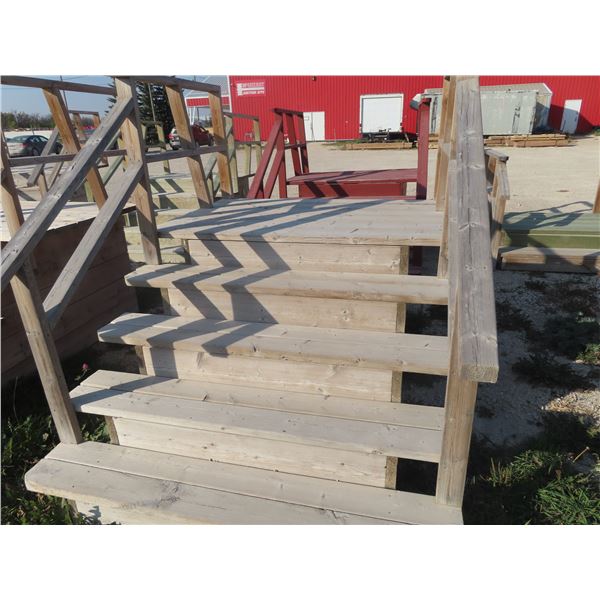 Wooden 5 Rise Stairs Platform Height 38" Width 66"