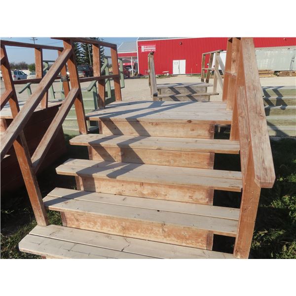 Wooden 5 Rise Stairs Platform Height 38" Width 66"