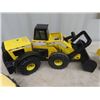 Image 2 : 3 Tonka Toys - Wheel Loader, Tow Truck & Dump Truck