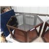 Image 2 : 2 End Tables - 20" H & 27" RD