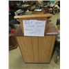 Image 2 : (HU) Podium 44" x 26" x 14"
