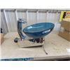 Image 1 : Clearvision Bathroom Sink w Faucet